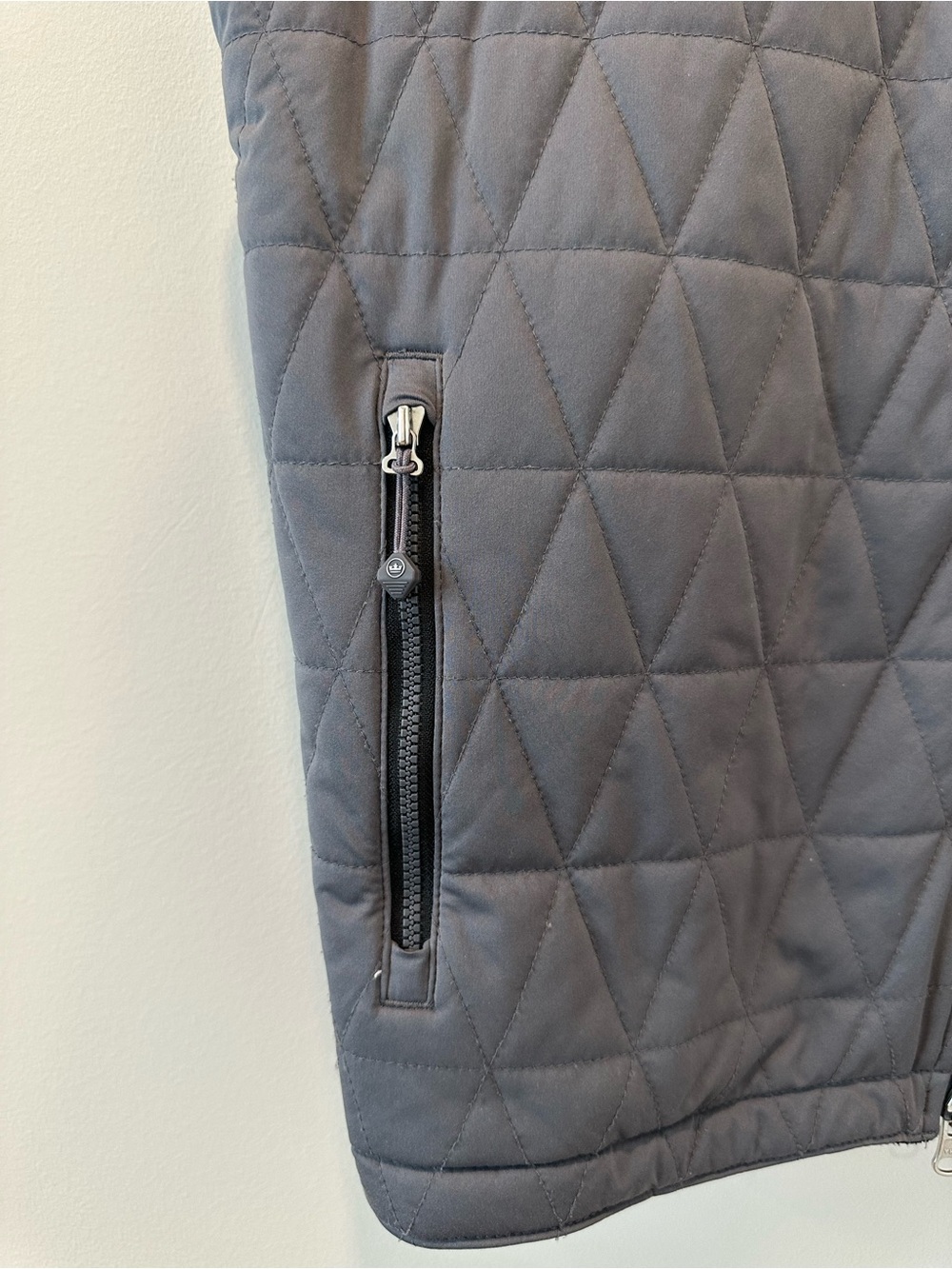 Peter Millar Thermal Block Reversible Vest Black Gray Size Medium Golf Preppy - Picture 6 of 16